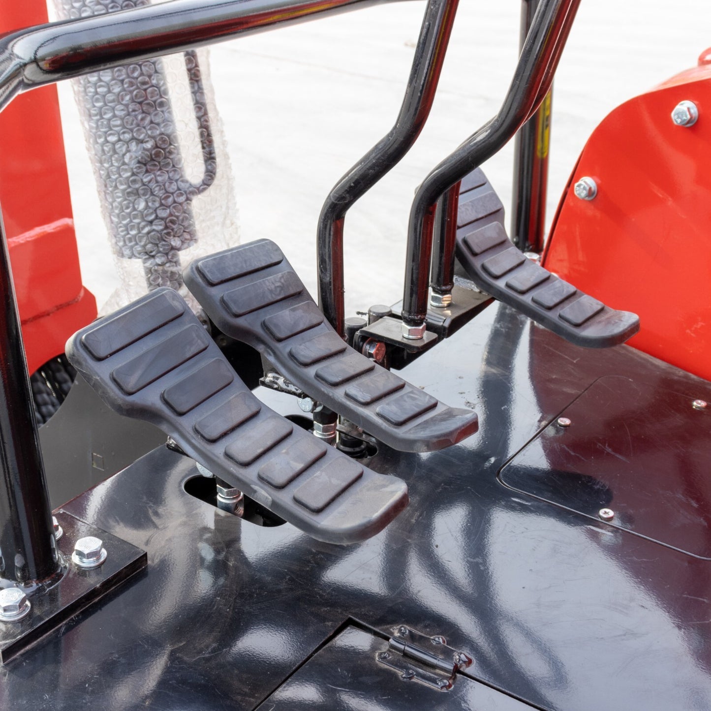 Mini Excavator – 4,000 lbs Kubota D902 Diesel Engine