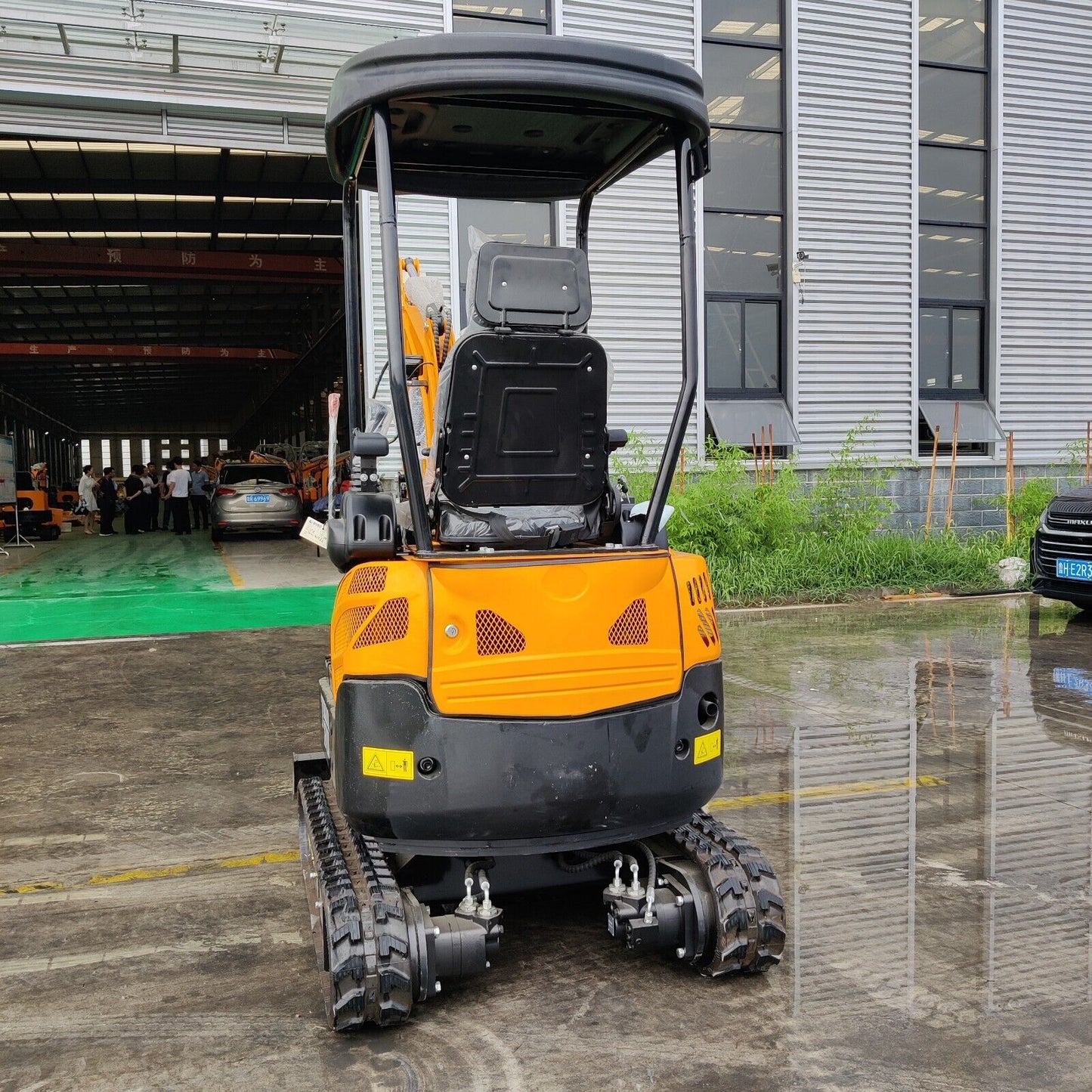 TYPHON TERROR XVIII 2 Ton (4,000 lbs) Mini Excavator – EPA Certified Kubota D902 Diesel, Boom Swing, Canopy, 0.03 cbm Bucket, Hydraulic Thumb