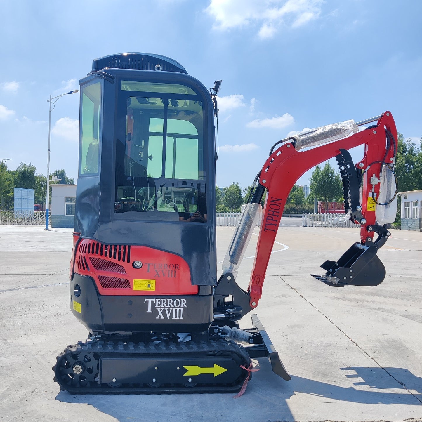 2 Ton New Mini Excavator Digger Tractor, EPA certified KUBOTA D902 Diesel Engine