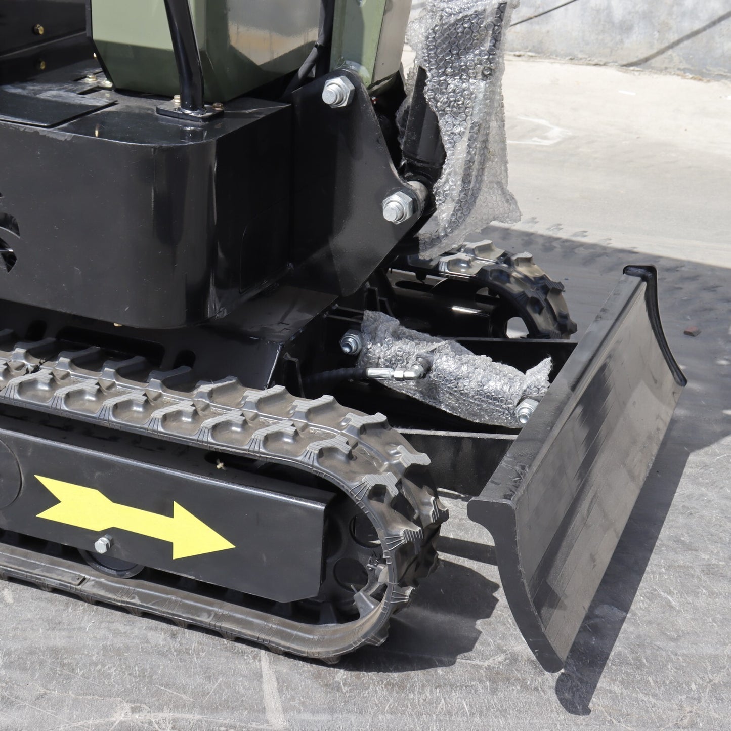 Mini Excavator 1 Ton Digger 13.5hp Gas Tracked Crawler B&S EPA Engine