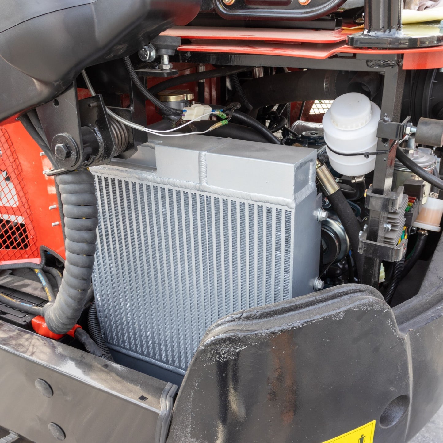 Mini Excavator – 4,000 lbs Kubota D902 Diesel Engine