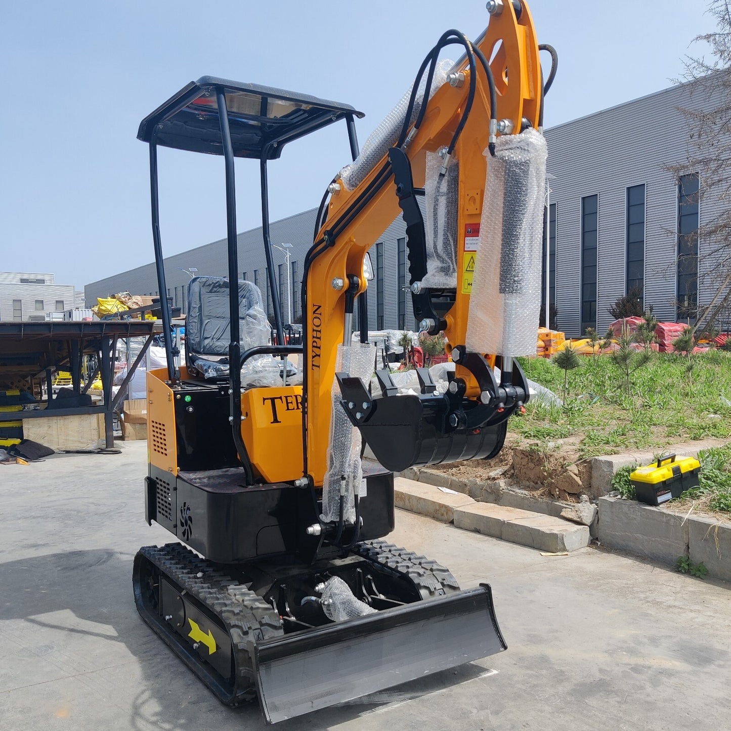 TYPHON Terror X STORM 1 Ton Gas Mini Excavator – EPA Certified