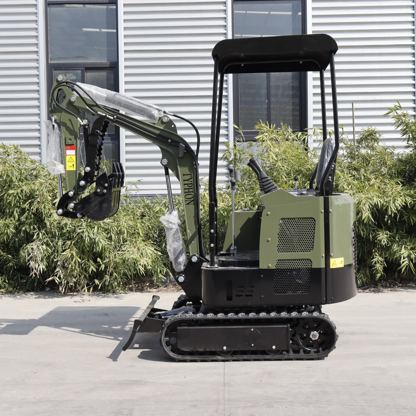 Mini Excavator 1 Ton Digger 13.5hp Gas Tracked Crawler B&S EPA Engine