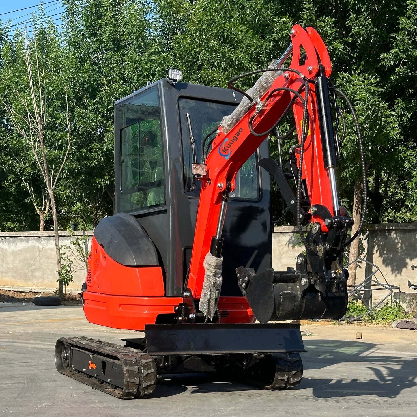 2–2.5 Ton Mini Excavator – Kubota Engine, Crawler Digger, 25HP, 2340mm Digging Depth