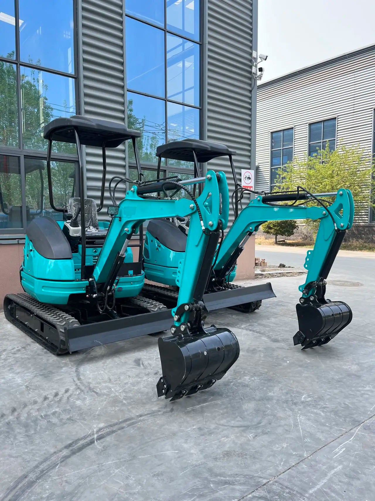 2–2.5 Ton Mini Excavator – Kubota Engine Diesel Digger, CE/EPA Certified, 30HP